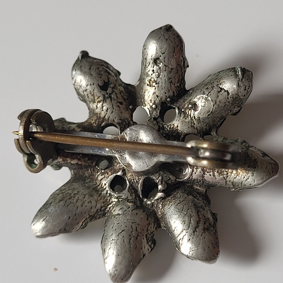 Vintage Silver Tone and Clear Rhinestone Star Snowflake Brooch - Picture 3 of 13